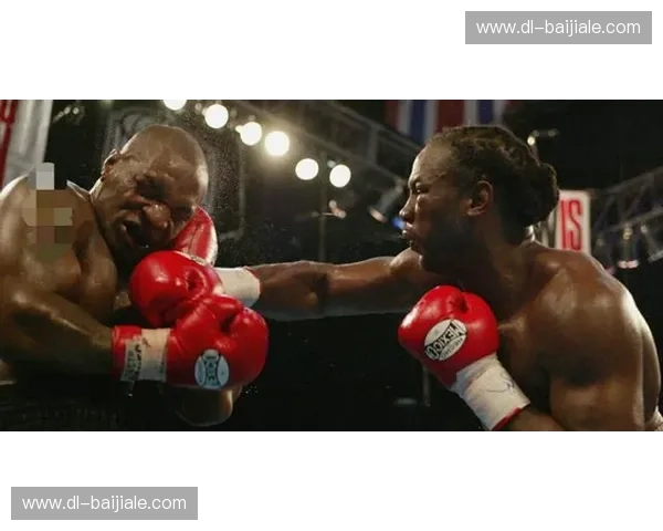 铁拳与重剑的终极博弈：迈克·泰森与列诺克斯·刘易斯，谁才是重量级的真神？